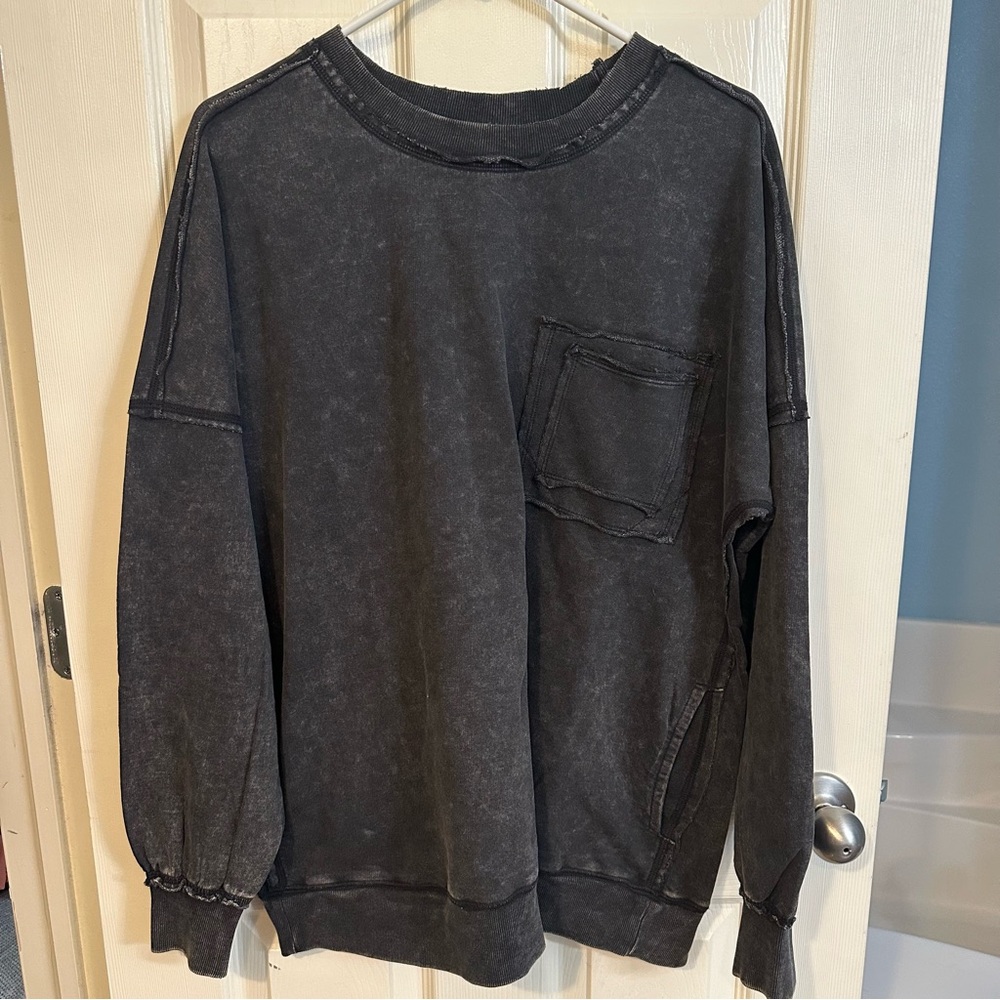 NWOT Women’s Zenana Ash Black French Terry Pocket Pullover, size Medium